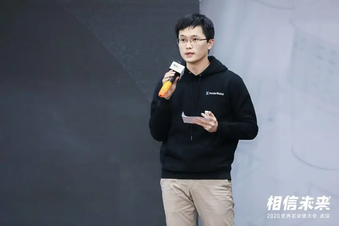 巴比特发布首款“AI+安全”双芯片架构智能硬件钱包HolderWallet，这或是硬件钱包界的“iPhone”-图片1